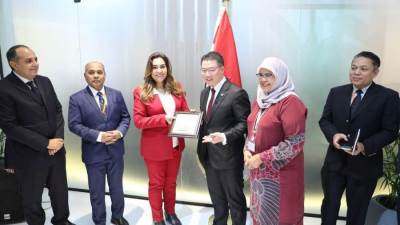 وزيرة التنمية المحلية تبحث مع وزير الإسكان والحكم المحلي الماليزي مجالات التعاون المشترك