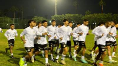 منتخب الشباب يؤدي تدريبه الأول بالإسماعيلية بعد استقباله بحفاوة استعدادا لتصفيات أفريقيا  