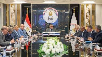 وزير الدولة للإنتاج الحربى يلتقى ممثلى شركة " زيد العمانية " لبحث أوجه التعاون المشترك 