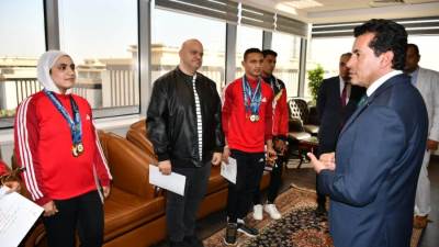 وزير الشباب والرياضة يستقبل  ويهنيء أبطال المشروع القومي للموهبة والبطل الأولمبي