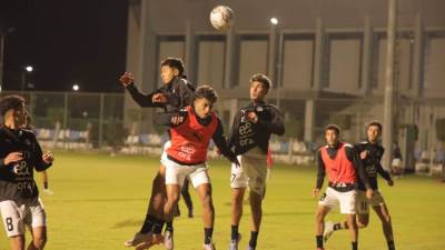 منتخب الشباب يتسلح بالروح القتالية استعدادا للقاء تونس الحاسم 