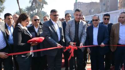 وزير التموين ومحافظ الجيزة يفتتحان "سوق اليوم الواحد" في إمبابة