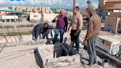 رئيس جهاز القري السياحية يتفقد مشروعات رفع كفاءة خطوط الطرد وخزانات المياه