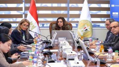 التنمية المحلية ومديرة اليونسكو يعقدان اجتماعاً مع المحافظين لتعريفهم بشبكة المدن المبدعة