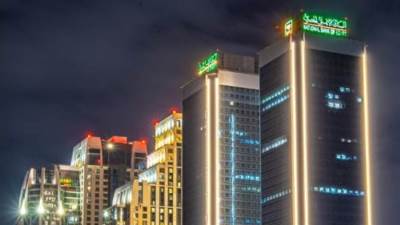 البنك الأهلي يقدم خدمة Apple Pay باستخدام iPhone وApple Watch