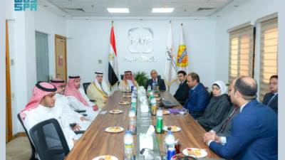 نائب وزير الصناعة السعودي يبحث الفرص المشتركة في صناعة الأغذية والأدوية مع الشركات المصرية