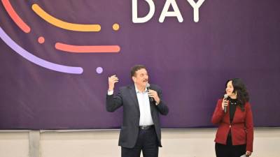 انطلاق فعاليات اليوم العالمى للتزحلق على الجليد