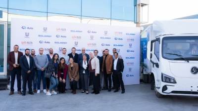 سعياً لتحقيق مستقبل أكثر استدامة.. جي بي أوتو تسلم شاحنات شاكمان الكهربائية ليونيليفر