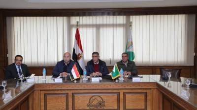 محافظ الجيزة يشهد مراسم القرعة الإلكترونية لتسكين البائعين بسوق العياط الحضارى 