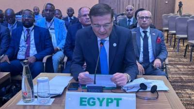 وزير الزراعة يلتقي بعض نظراءه من الدول الأفريقية على هامش قمة الاتحاد الأفريقي الاستثنائية للتنمية الزراعية