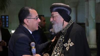 المصريون يتقاسمون الفرحة.. رئيس الوزراء وكبار رجال الدولة يشاركون المصريين الاحتفال بعيد الميلاد