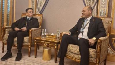 وزير العمل يلتقي نظيره الفلبيني لبحث الملفات المشتركة