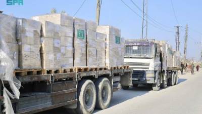 وصول 25 شاحنة إغاثية سعودية لدعم المستشفيات في جنوب قطاع غزة