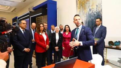 وزيرة التنمية تتفقد أجنحة الشركات والمؤسسات المشاركة في المعرض التكنولوجي بالدورة التدريبية للكوادر الأفريقية