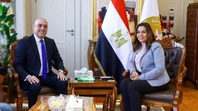 وزيرة التنمية المحلية تستقبل رئيس حزب الجبهة الوطنية