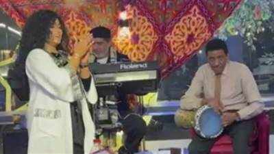 النجمة إنجي علي تشعل ليالي رمضان بوردة الشيخ زايد