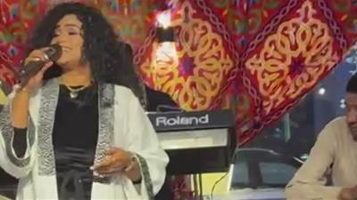 الفنانة إنجي علي تحيي ليالي رمضان بوردة الشيخ زايد وسط أجواء رمضانية