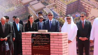 محافظ الجيزة يضع حجر الأساس لمشروع فندق سوفيتل ليجند الأهرامات بطريق القاهرة – الإسكندرية الصحراوي