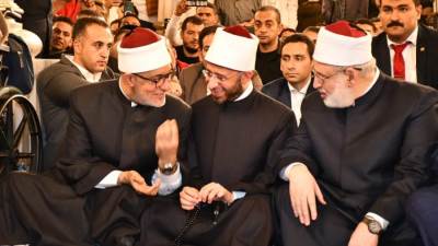 وزير الأوقاف يشهد احتفال وزارة الأوقاف بذكرى يوم بدر بمسجد الحسين 