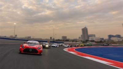 بمناسبة يوم المرأة العالمي .. سيدتان كان لهما دور بارز في كواليس فعاليات رياضة السيارات بحلبة دبي أوتودروم