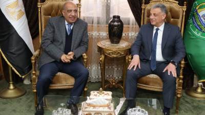 وزير الكهرباء فى زيارة ميدانية إلى محافظة الإسماعيلية