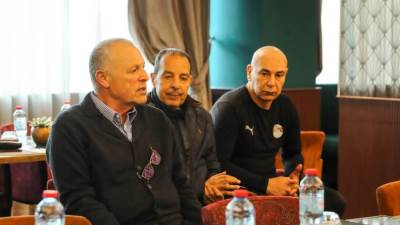 هاني أبو ريدة يجتمع بمنتخب مصر قبل مباراة إثيوبيا  