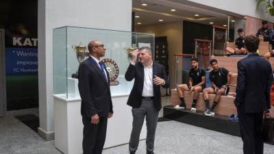 رئيس الاتحاد الفرنسي يشيد بأكاديمية رايت تو دريم ويشكر السيسي وماكرون