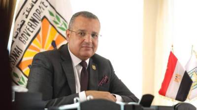 رئيس مدينة طور سيناء يلتقي برؤساء الأحياء والقطاعات لمتابعة سير العمل وبحث آليات تطوير الأداء