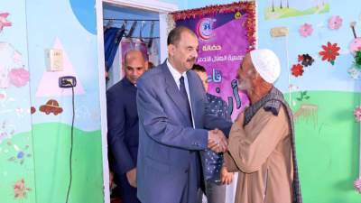 محافظ سوهاج يتفقد قافلة تركيب الأطراف الصناعية بمستشفى الهلال الأحمر بالحويتي