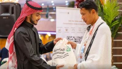 بدء توافد طلائع الحجاج إلى مكة المكرمة والمدينة المنورة بوصول حجاج ماليزيا