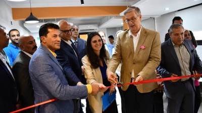 وزير الشباب والرياضة يفتتح معمل الابتكار بمركز شباب المنشية ببنها 