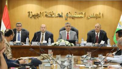 محافظ الجيزة يوجه باتخاذ إجراءات احترازية لتحصين شوادر وأسواق الماشية استعدادًا لعيد الأضحي