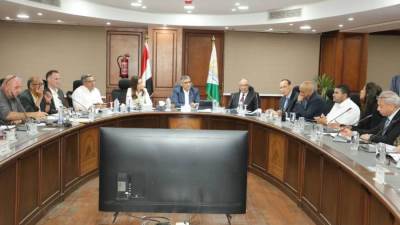 محافظ الجيزة يعقد اللقاء الأسبوعي لبحث شكاوى المواطنين.. واستجابات فورية لحالات متعددة بالطالبية والعمرانية وجنوب والهرم والحوامدية 