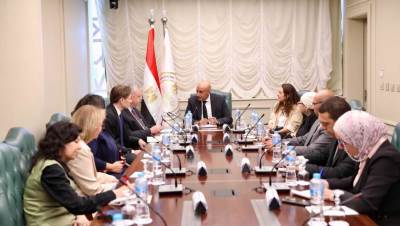 وزير التعليم يبحث مع السفير الالماني أخر مستجدات مشروع "المدارس المصرية ـ الألمانية"