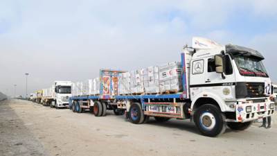 الإمارات تعلن دخول 38 شاحنة مساعدات إنسانية إلى غزة ضمن "عملية الفارس الشهم 3"