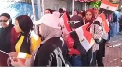 توافد كبير للناخبين فى لجنة انتخابات الشيوخ بمدرسة الكوم الأحمر بأوسيم بالجيزة
