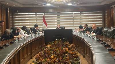 وزير الطيران المدني يستعرض مع وفد مطار إنتشون الكوري فرص تعزيز الشراكات الدولية لتطوير وتشغيل المطارات المصرية