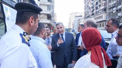 محافظ الإسكندرية يتابع أعمال توسعة شارع أبو قير ويوجه بسرعة التنفيذ وتطوير التشجير