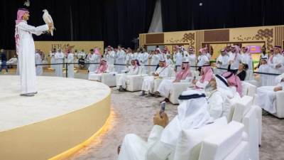 بيع أغلى صقر في المزاد الدولي لمزارع إنتاج الصقور في الرياض بأكثر من 319 ألف دولارًا أمريكيًا