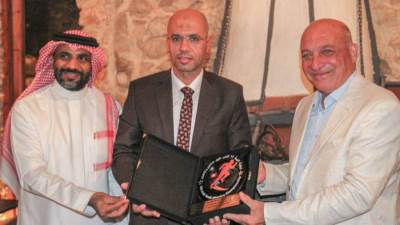 الاتحاد العربي لألعاب القوى يكرم أبو فندي وعبدالبديع و الخواجة 