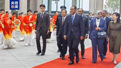 رئيس الوزراء يصل إلى بكين لحضور قمة منظمة شانغهاي للتعاون 2025