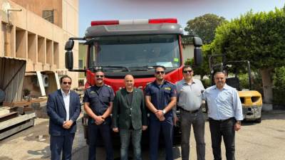 بشري سارة لسكان الشروق والمستثمرين.. تسلم سيارة الإطفاء الجديدة إلى قسم الحماية المدنية