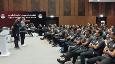 أوسكار رويز يجتمع بحكام الدورى الممتاز قبل انطلاق الجولة السادسة 