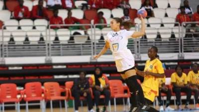 منتخب ناشئات اليد 2008 يهزم غينيا ويتصدر مجموعته ببطولة إفريقيا 