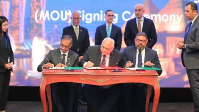 بحضور رئيس " سنغافورة" ..وزيرا التعليم والاستثمار يشهدان توقيع مذكرة تفاهم لتطوير التعليم الفني والتقني