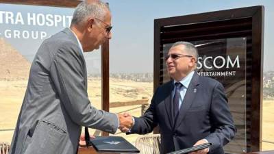 من أجل صحة الزوار: شراكة جديدة بين أوراسكوم بيراميدز وكليوباترا لعيادة إسعافات أولية بالأهرامات