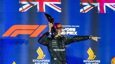 بطولة العالم للفورمولا 1 – الجولة الـ 18 – سنغافورة.. راسيل يفوز لمرسيس وفريق ماكلارين يحسم بطولة الصانعين مبكراً