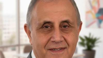 القضاء ينصف عاطف ديوان ويعيده الي انتخابات نادي الشمس