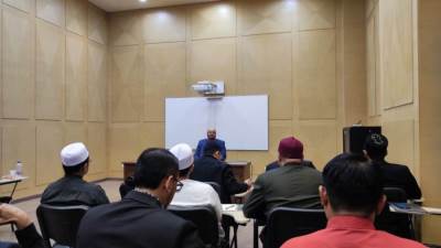 د. إبراهيم نجم: دار الإفتاء أولت اهتمامًا كبيرًا بتفعيل حضورها الإعلامي لقطع الطريق أمام غير المؤهلين