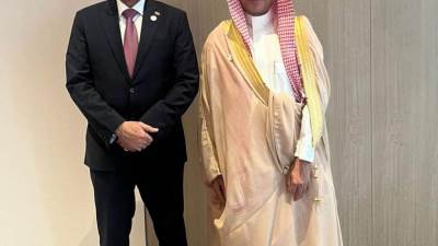 تزامنا مع مشاركته في مؤتمر دول التعاون الإسلامي .. وزير العمل يلتقي وزراء عمل قطر والأردن ولبنان وتونس